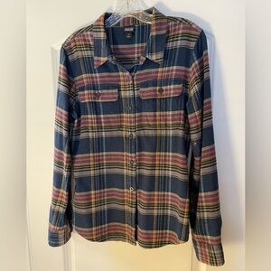 Patagonia organic cotton fjord flannel shirt - women’s small